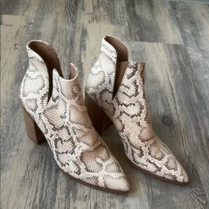 Steve Madden Cream Snakeskin Heeled Boots